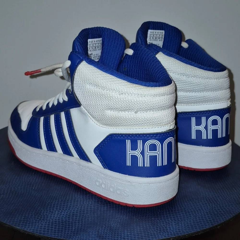 Adidas Pokémon Blue and White Sneakers sz.6 [#1639]
